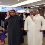 "الرياض" أمير الرياض يتجول في بنوراما مول دون حراسة برفقة حفيدته