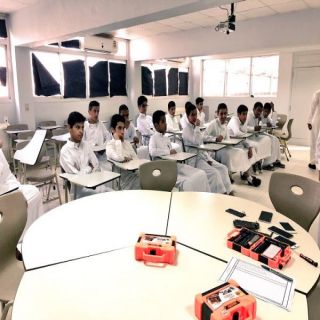#معهد_العاصمة_النموذجي  يُدرب طلابه على صيانة أجهزة الجوال