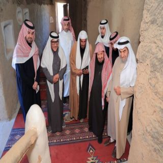 الشيخ "عبدالله المنيع" يزور البكيرية ويطلع على معالمها التراثية والتنموية