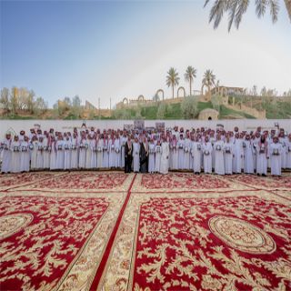 أمير منطقة القصيم يكرّم المسوّقين في كرنفال بريدة للتمور ضمن مبادرة "أصوات الفجر